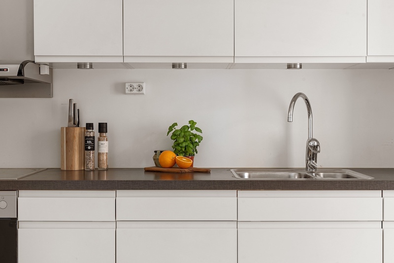What are frameless kitchen cabinets?